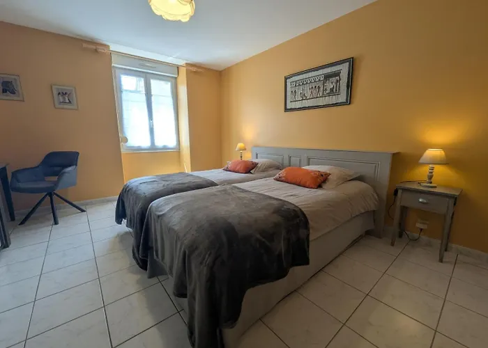 Simone De Beauvoir * Chateauvillain